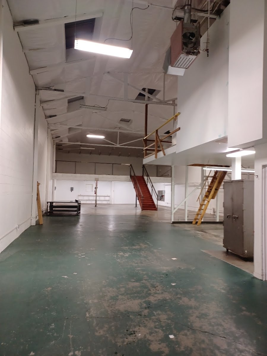 Clean Warehouse